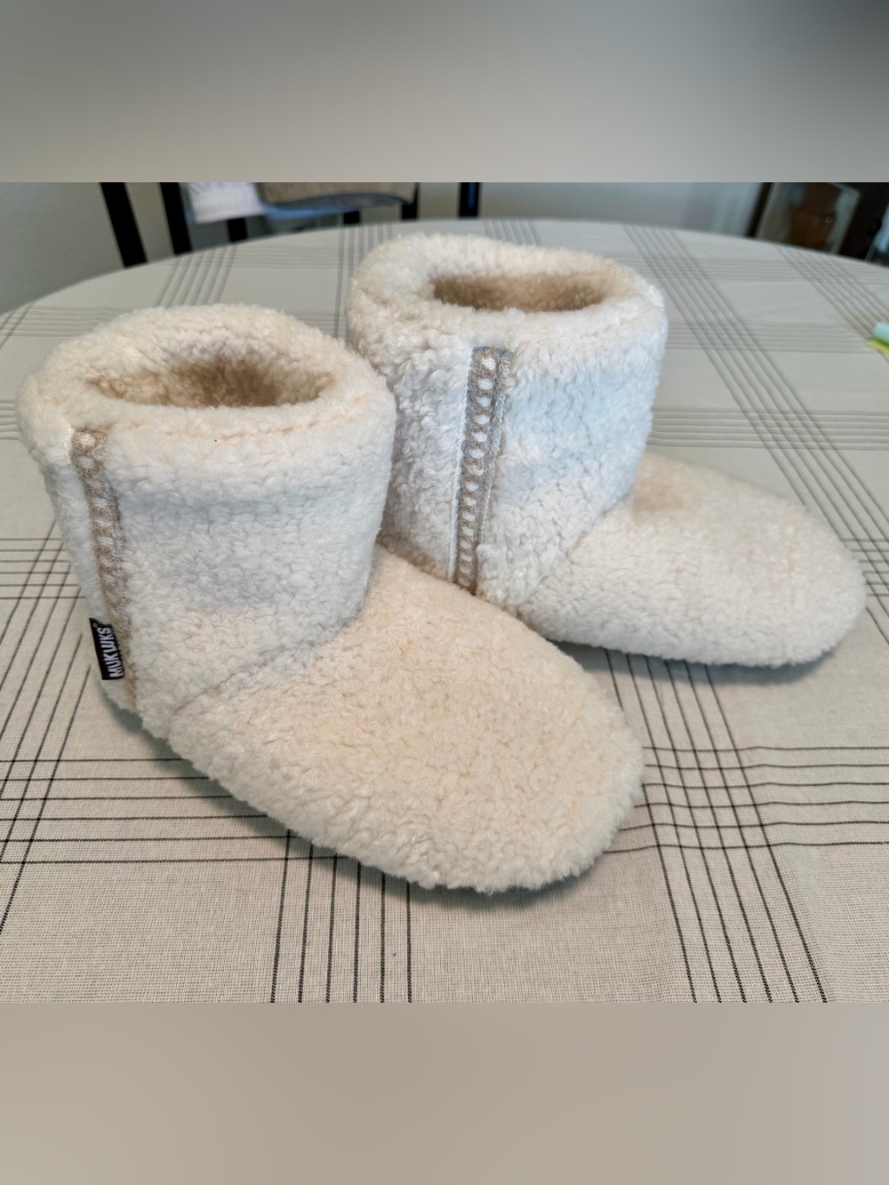 MUK LUKS Cream Sherpa Bootie Slippers Size 7/8 NWOT